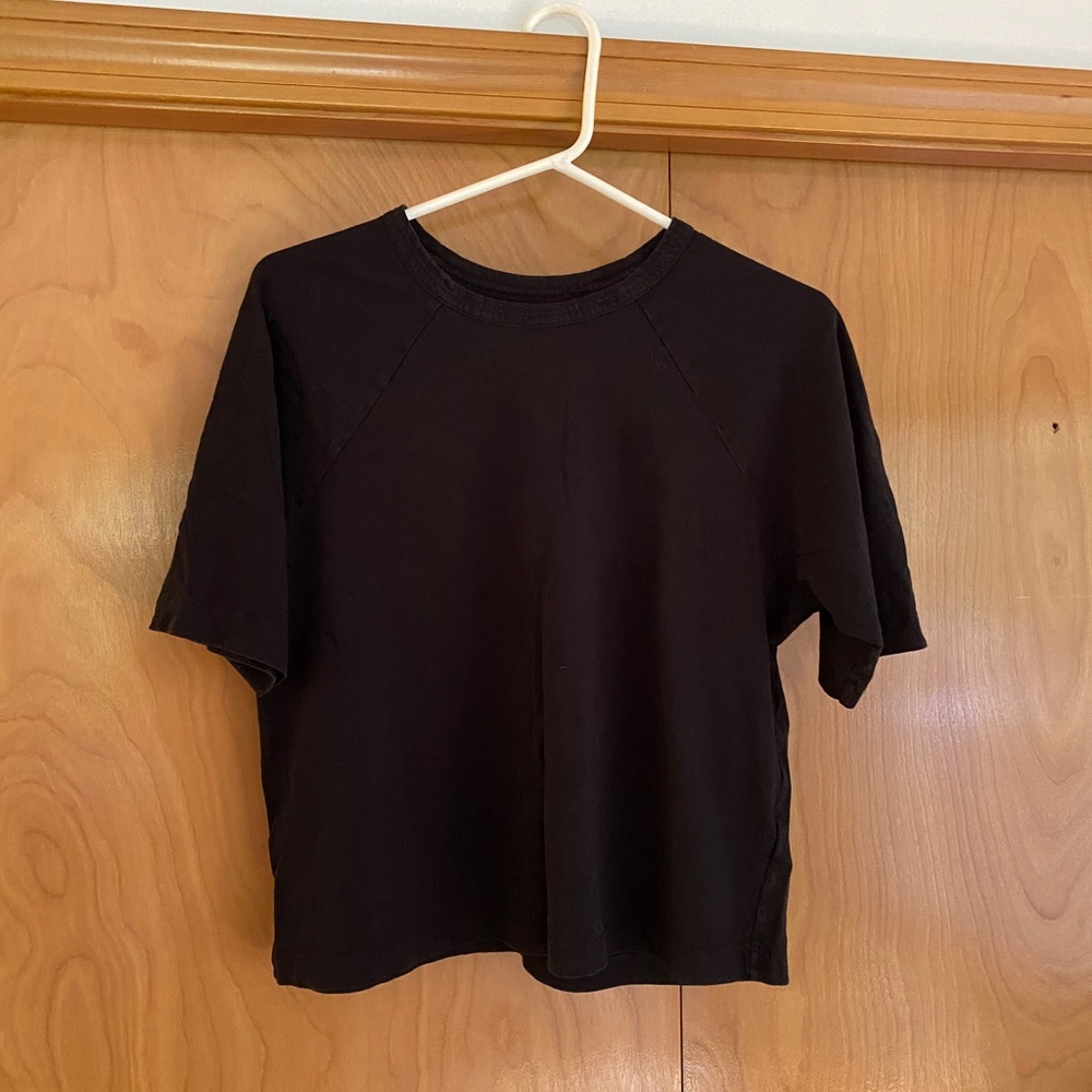 Everlane drop shoulder womens tee shirt, black